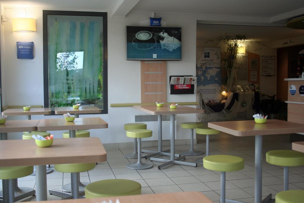 Ibis Budget Niort - La Creche Exterior photo