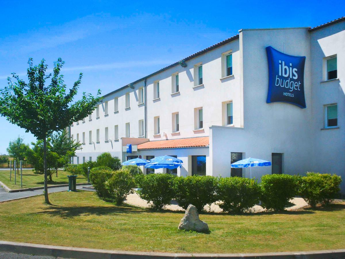Ibis Budget Niort - La Creche Exterior photo