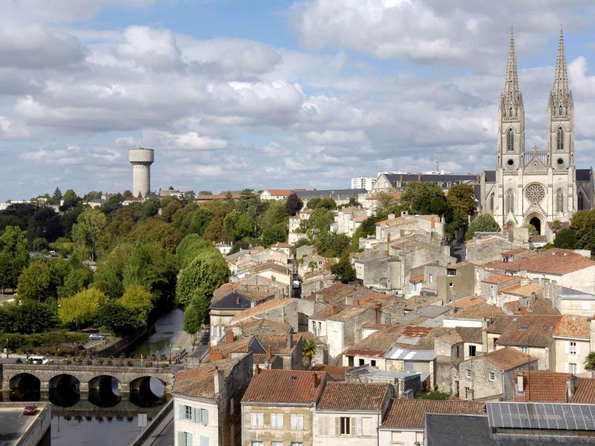 Ibis Budget Niort - La Creche Exterior photo